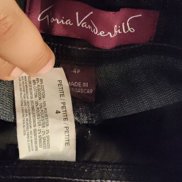 Gloria Vanderbilt Jeans  - Picture 4 of 4